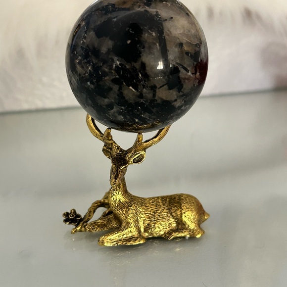 Gold Deer Sphere Holder Only. Holds up to a size 7 sphere - Picture 8 of 8
